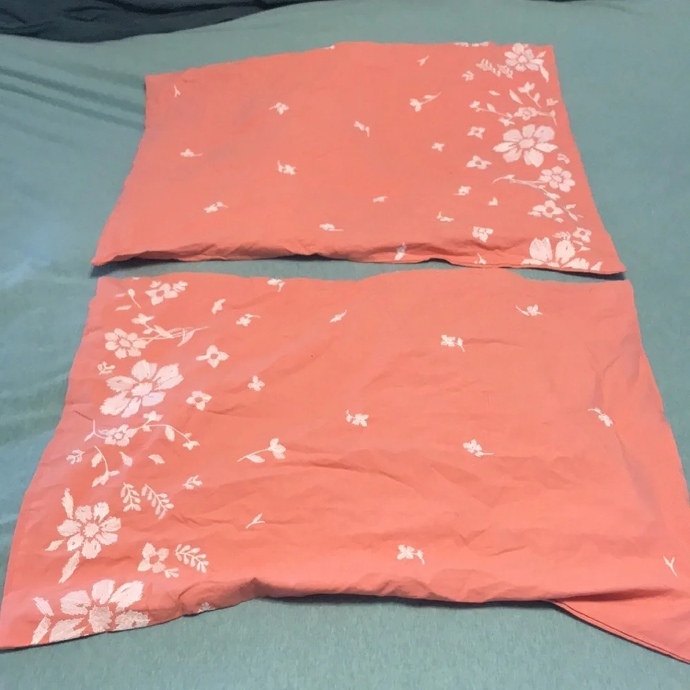 New Urban Outfitters Samantha Embroidered Floral Duvet Cover King.